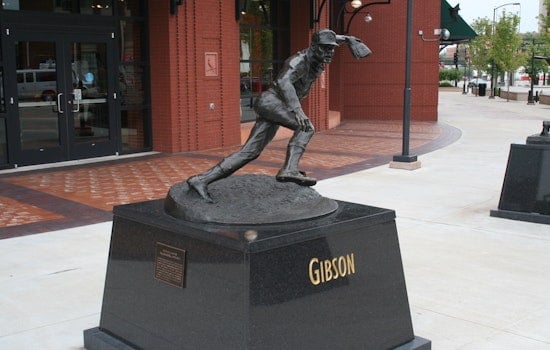 Top St. Louis news: Hall of Famer Gibson battling cancer; obstacles hinder county jail director