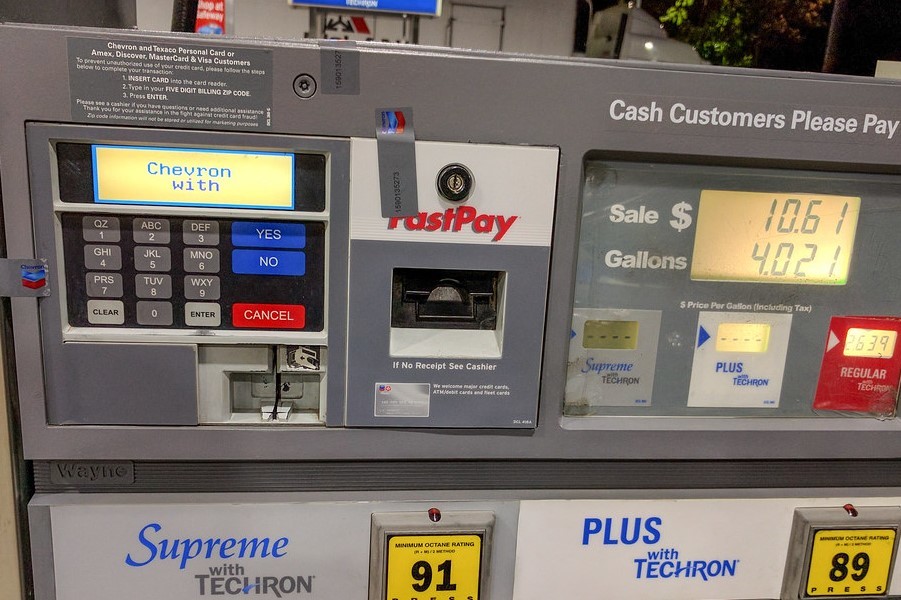 Top Miami News Video Shows Crooks Installing Gas Pump Skimmer