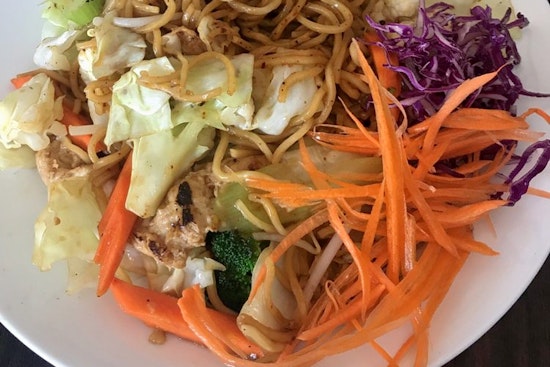 New Thai Spot 'Vegan House Thai Bistro' Debuts In Hollywood