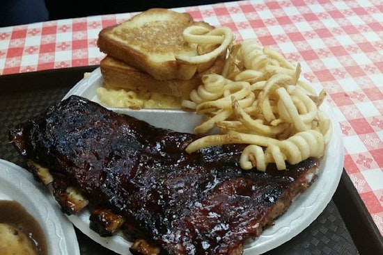 Check out the 5 top spots in Wichita's Chisholm Creek neighborhood