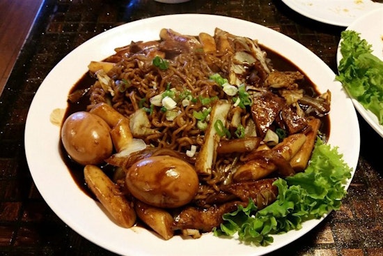 The 3 best Chinese spots in Aurora