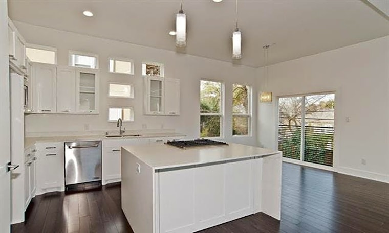 What will $3,100 rent you in Oak Lawn, right now?