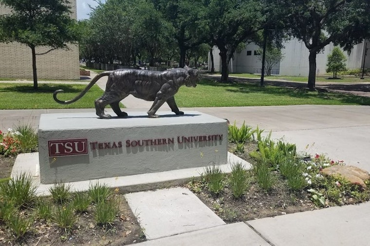 Top Houston news: TSU to host third Democratic debate; man charged in shooting near Walgreens; more