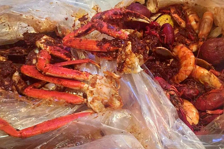 Lee's Seafood Boil & Sushi makes Brandon Forest debut, with seafood