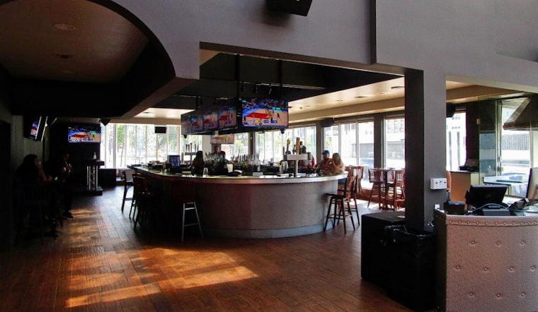 New sports bar Lit 21 opens its doors