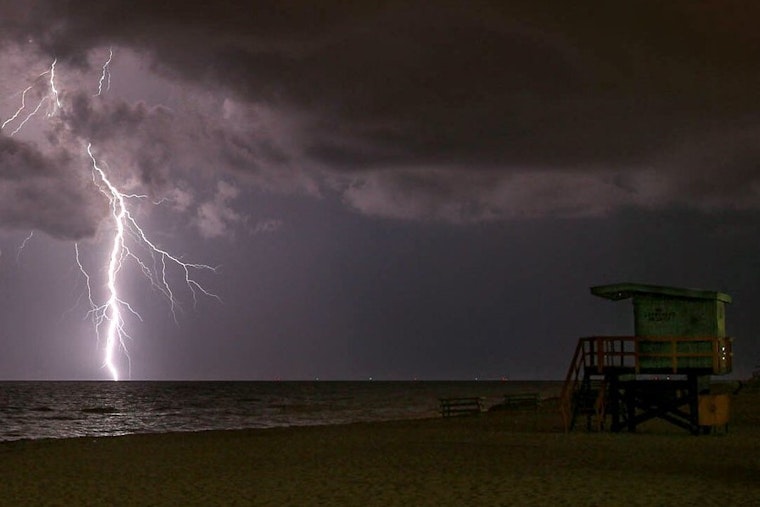 Top Miami news: Victim taken to hospital after possible lightning strike; police horse gallops loose