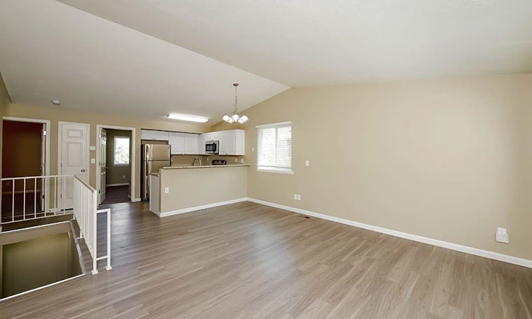 Apartments for rent in Aurora: What will $2,100 get you?