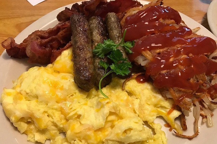 Arlingtons 5 Best Spots For Cheap Breakfast And Brunch Eats