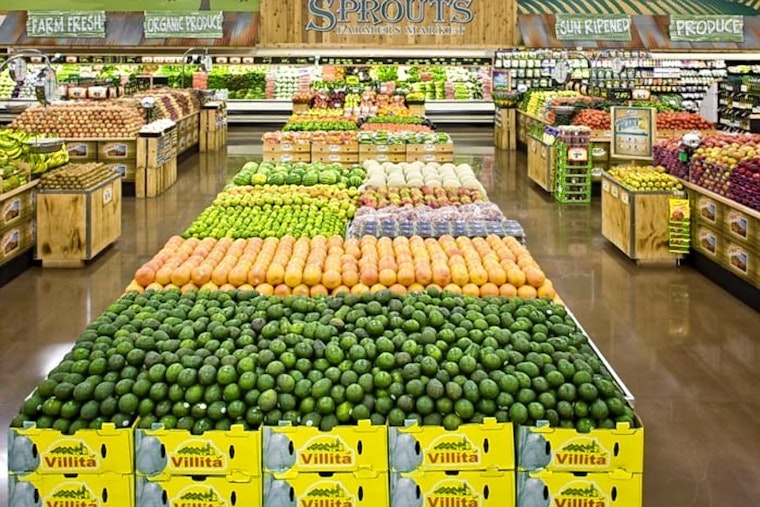 New Sprouts Farmers Market location makes Mid-Wilshire debut