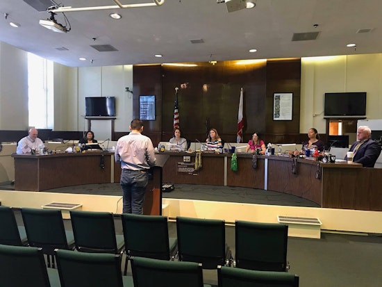 Top Fresno news: Grass fire breaks out at Highway 41; FUSD Trustee blasts school board members; more