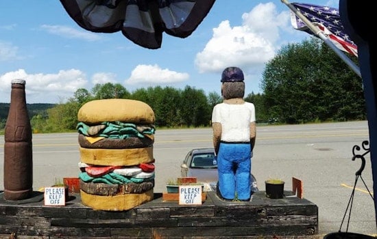 Tonight on Divis: Burgers, Booze, and Americana