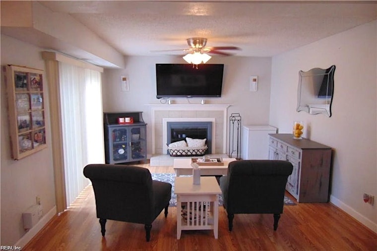 What will $1,400 rent you in Mears Corner, right now?