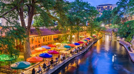 How to travel from New Orleans to San Antonio on the cheap