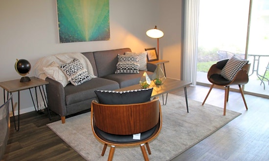 Renting in St. Petersburg: What's the cheapest apartment available right now?