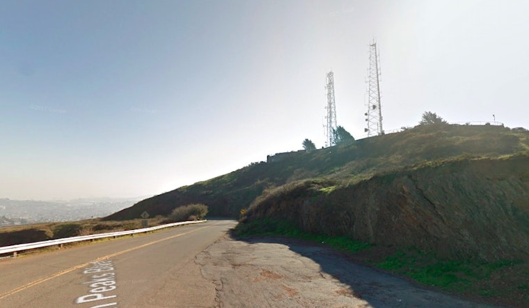 Duo Steals Camera Bag At Knifepoint On Twin Peaks