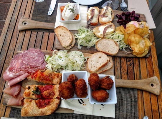 Oakland Eats: Diamond Dogs Shutters, Bocanova Finds Home, DESCO Closing, More