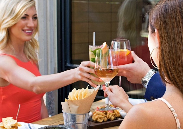 New American Spot 'Moxie's Grill & Bar' Debuts In Greater Uptown