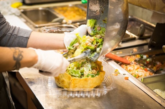 '¡Una Mas! Mexican Grill' Brings Mexican Fare To The FiDi