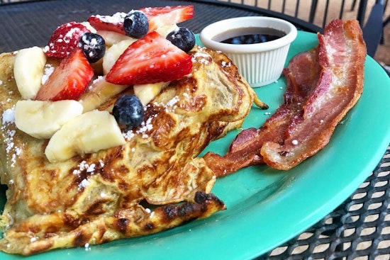 Your guide to the 3 top spots in St. Louis' DeBaliviere Place neighborhood