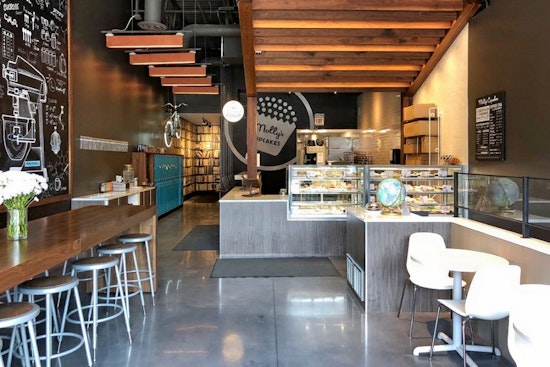 Molly’s Cupcakes makes West Town debut, with desserts and more
