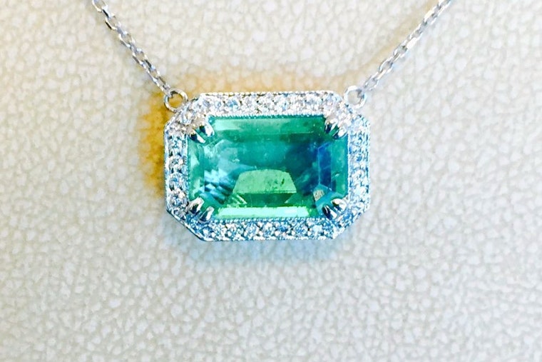 Here are Aurora's top 3 jewelry spots