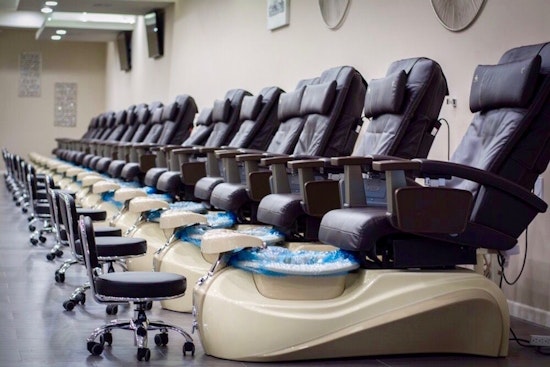 Need a manicure? Here are Arlington's 5 best nail salons