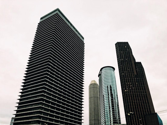 Top Houston crime news: Group drives into theater, steals ATM; son thwarts intruder; more