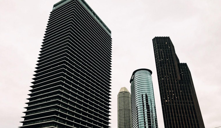 Top Houston crime news: Group drives into theater, steals ATM; son thwarts intruder; more