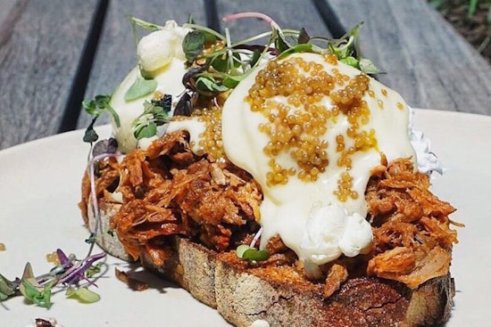 Hole in the Wall brings breakfast and brunch fare to Murray Hill