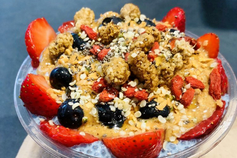 Blue Bowl brings buildyourown acai bowls to Long Beach