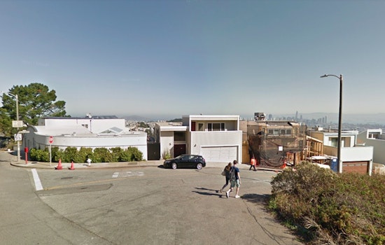 Twin Peaks Mugger Assaults, Robs Pair