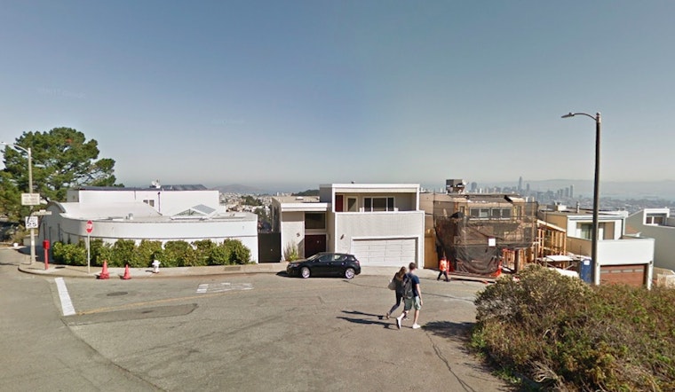 Twin Peaks Mugger Assaults, Robs Pair