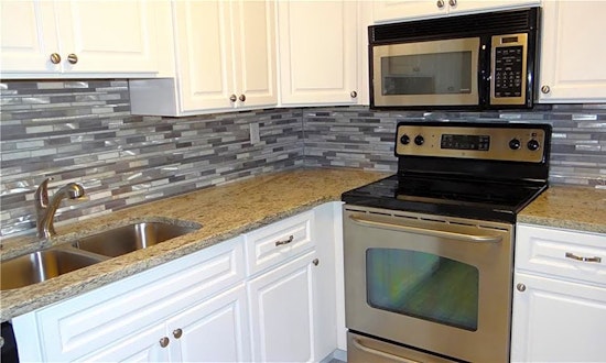 Budget apartments for rent in Coquina Key, Saint Petersburg