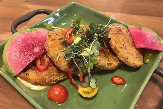 Fixins Soul Kitchen brings soul food and more to North Oak Park