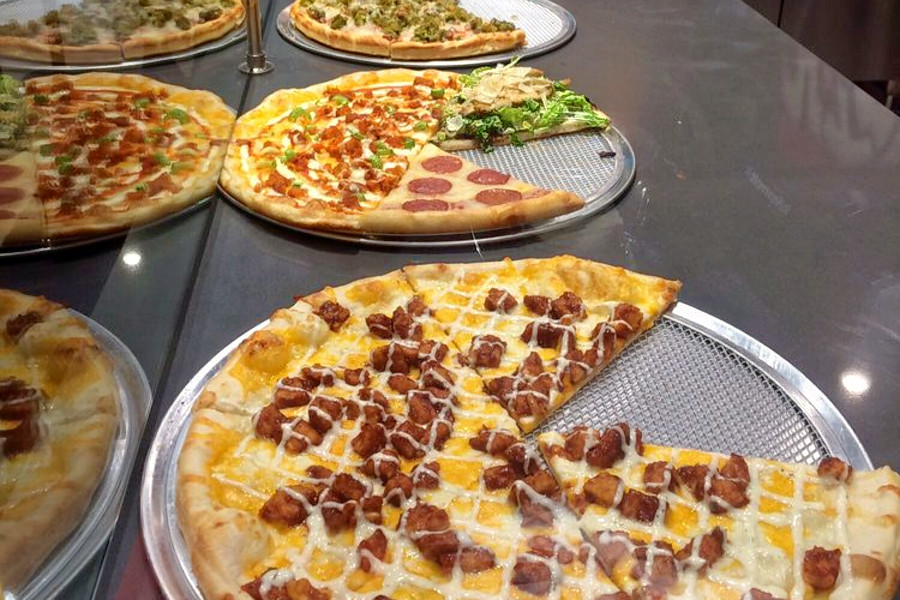 'Empire Pizza' Brings Pizza, Sandwiches And More To Westchase