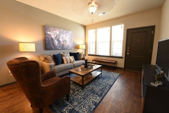 Apartments for rent in Aurora: What will $1,900 get you?