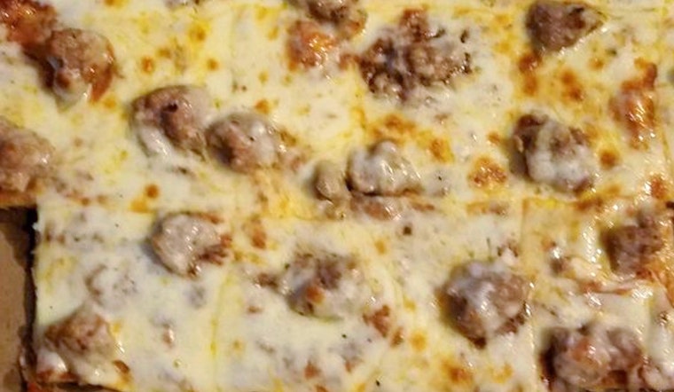 Red's Savoy Pizza brings pizza and more to Merriam Park