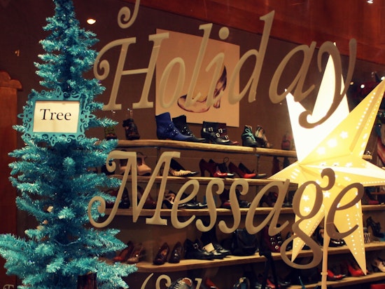 Holiday Windows in the Hood