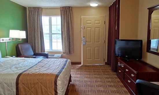 What apartments will $1,400 rent you in Northeast Fresno, right now?