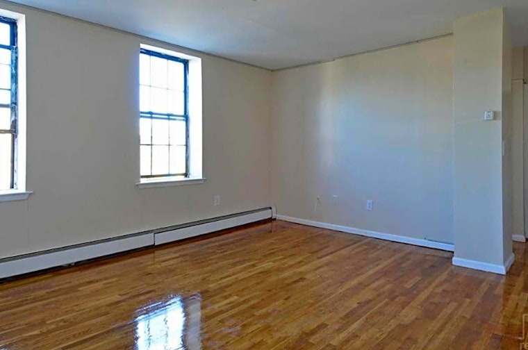 What apartments will $1,600 rent you in Upper Clinton Hill, this month?