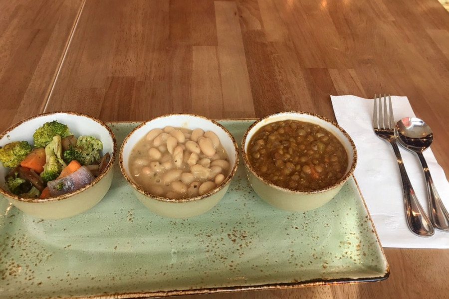 New Mediterranean Spot 'Zoës Kitchen' Opens Its Doors