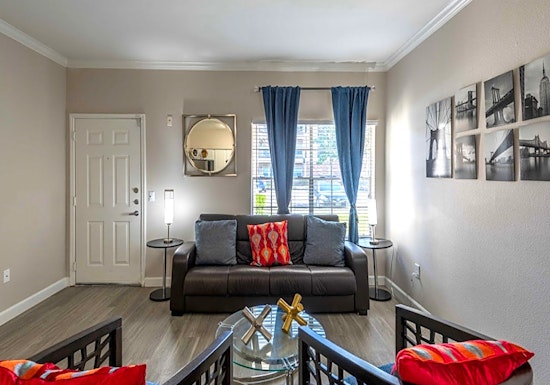 What apartments will $900 rent you in Westchase, today?