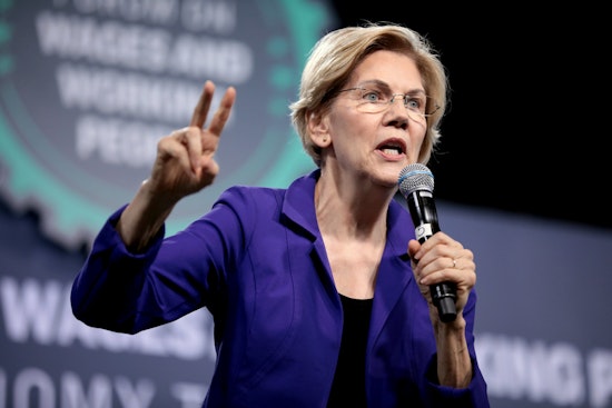 Top Seattle news: Warren draws record crowd; teachers reach tentative contract agreement; more