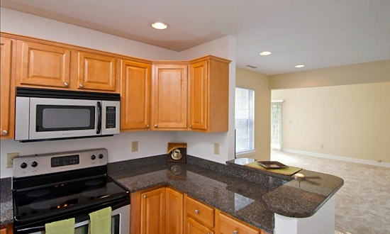 What apartments will $1,100 rent you in St Vincent-Greenbriar, today?