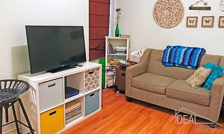 What apartments will $2,400 rent you in Williamsburg, this month?