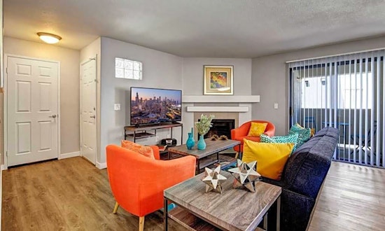 What apartments can you rent for $1,600 in Green Valley North this month?