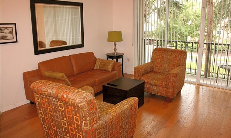 What apartments will $2,500 rent you in Harbour Island today?