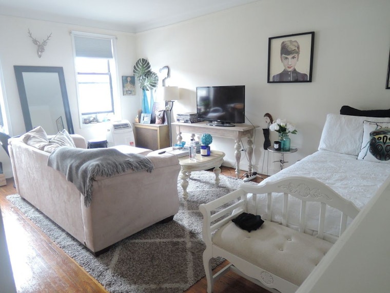 Explore Today's Cheapest Rentals In Old Astoria, New York City