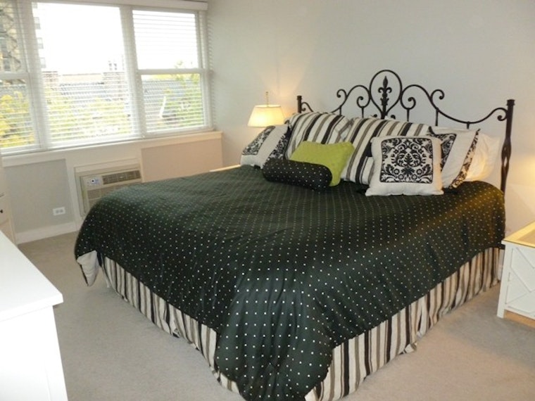 What Will $1,800 Rent You In Lincoln Park, Right Now?