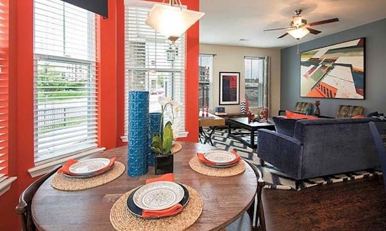 Apartments for rent in Aurora: What will $2,400 get you?